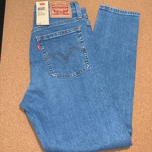 Women’s Levi’s Jeans